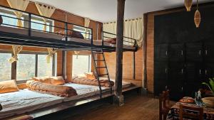 Phòng Ngủ Tập Thể 10 Giường Cho Cả Nam Và Nữ (10-Bed Mixed Dormitory Room)