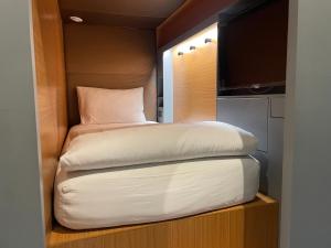 Female Only Floor Superior Pod for 1 Person