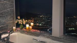 Phòng Grand Loại Sang Giường Đôi Có Phòng Tắm Ngắm Cảnh (Grand Deluxe Double Scenic Bath)
