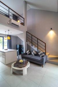 Nhà 2 Phòng Ngủ (Two-Bedroom House)