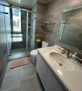 Giường trong Phòng ngủ tập thể 4 người (Bed in 4-Bed Dormitory Room)
