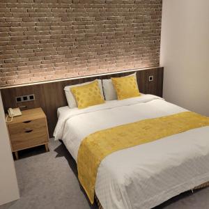 Phòng Cao Cấp Tầng Hầm Không Có Cửa Sổ (Superior Basement Room without Window)