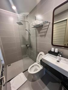 Phòng 2 Giường Đơn Nhìn Ra Thành Phố (Twin Room with City View)