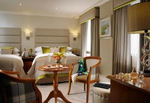 Triple Room room in Buswells Hotel