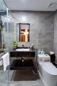Phòng Deluxe Có 2 Giường Cỡ Queen (Deluxe Queen Room with Two Queen Beds)