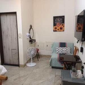 Phòng Giường Đôi Có Phòng Tắm Riêng (Double Room with Private Bathroom)