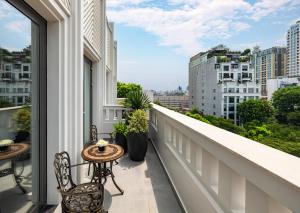Phòng Executive Suite Hướng phố (Executive Suite City View)