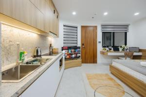 Suite Căn hộ 3 Phòng ngủ (Three-Bedroom Apartment Suite)