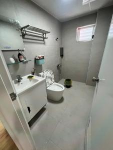 Phòng Giường Đôi Có Phòng Tắm Riêng (Double Room with Private Bathroom)
