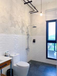 Phòng Tiêu chuẩn Giường Đôi với Ban công (Standard Double Room with Balcony)