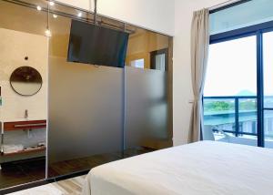 Phòng Tiêu chuẩn Giường Đôi với Ban công (Standard Double Room with Balcony)