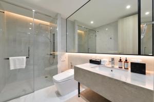 Phòng Hai Giường Đơn Loại Sang (Deluxe Twin Room)