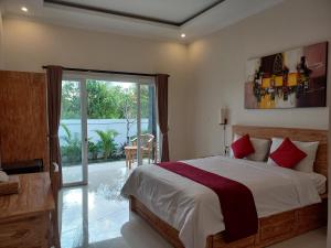 Phòng Deluxe Giường Đôi Có Vòi Sen (Deluxe Double Room with Shower)