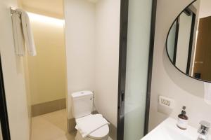 1 Double Bed, Non-Smoking, Standard Room, Safety Box, Air-Conditioned, Kettle, Shower