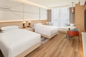 Phòng Premium Có 2 Giường Đôi - Tầng Cao (Premium Double Room with Two Double Beds - High Floor)