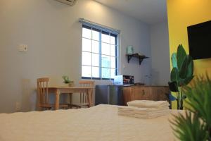 Căn hộ Studio có Ban công (Studio Apartment with Balcony)