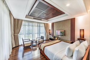 Phòng Có Giường Cỡ Queen Nhìn Ra Hồ Bơi (Queen Room with Pool View)