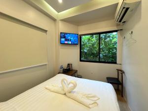 Phòng Tiêu Chuẩn Giường Đôi Lớn (Standard Queen Room)