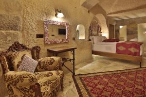 Deluxe Cave Double Room with Bath room in Aren Cave Hotel and Art Gallery