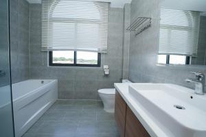 Biệt Thự 3 Phòng Ngủ (Three-Bedroom Villa)