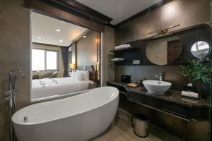 Phòng Suite Grand Giường Đôi Thông Nhau (Cánh Đông Dương) (Grand Suite Double Connecting Room (Indochine Wing))