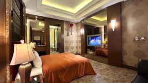 Double Room with Spa Bath (Check-in after 22:00)
