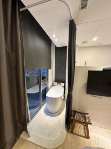Phòng Giường Đôi Tầng 1 (First Floor Double Room)