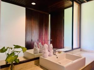 Phòng Giường Đôi Nhìn Ra Vườn (Double Room with Garden View)