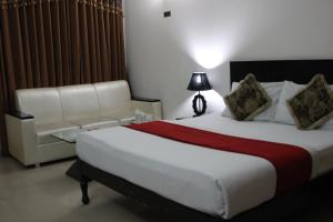 Deluxe Double or Twin Room room in Tourist Inn Hotel