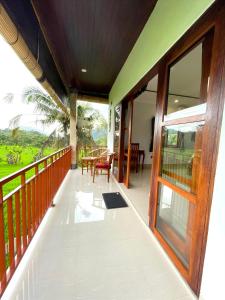 Phòng Deluxe Giường Đôi Có Ban Công (Deluxe Double Room with Balcony)