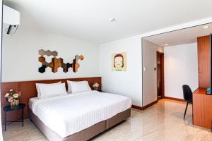 Phòng Tiêu Chuẩn Giường Lớn (Standard King Room)