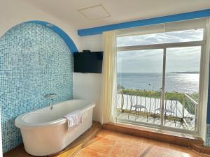 Suite Nhìn Ra Biển (Suite with Sea View)