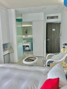 Phòng Giường Đôi Nhìn Ra Biển (Double Room with Sea View)