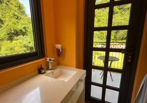 Phòng 4 Người Có Bồn Tắm (Quadruple Room with Bath)