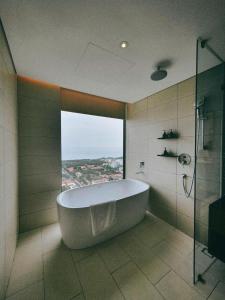 Suite Nhìn Ra Biển (Suite with Sea View)