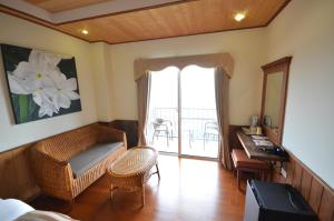 Phòng Giường Đôi Nhìn Ra Hồ Nước (Double Room with Lake View)