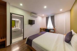 Phòng Deluxe (Hotel Deluxe Room)
