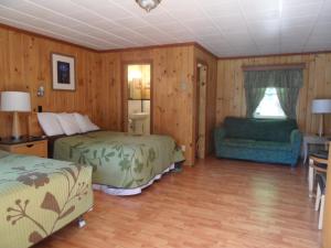 Double Room with Sofa Bed room in Seven Dwarfs Motel & Cabins