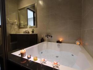 Phòng 4 Người Có Bồn Tắm (Quadruple Room with Bath)