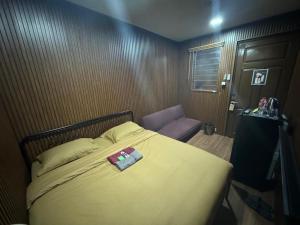 Phòng Tiêu Chuẩn Giường Đôi Với Phòng Tắm Chung (Standard Double Room with Shared Bathroom)
