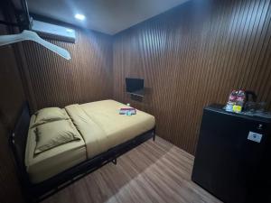 Phòng Tiêu Chuẩn Giường Đôi Với Phòng Tắm Chung (Standard Double Room with Shared Bathroom)