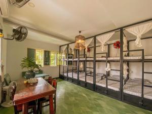 Phòng Ngủ Tập Thể 10 Giường Cho Cả Nam Và Nữ (10-Bed Mixed Dormitory Room)