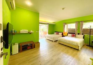 Phòng 4 Người có Sân hiên (Quadruple Room with Terrace)