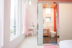 Phòng Giường Đôi Có Ban Công (Double Room with Balcony)
