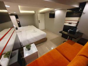 Phòng Cho 4 Người Có Phòng Tắm Dùng Chung (Quadruple Room Shared Bathroom)