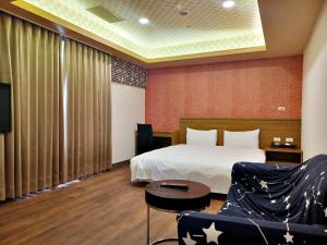 Phòng Giường Đôi Hạng Bình Dân (Budget Double Room)