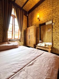 Nhà 2 Phòng Ngủ (Two-Bedroom House)
