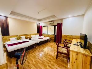 Phòng Hạng Tiết kiệm Cho 4 Người (Economy Quadruple Room)