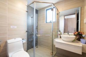 Căn Hộ 3 Phòng Ngủ (Three-Bedroom Apartment)