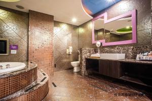 Phòng Thương Gia Giường Đôi Với Nhà Để Xe Riêng (Business Double Room without Private Garage)